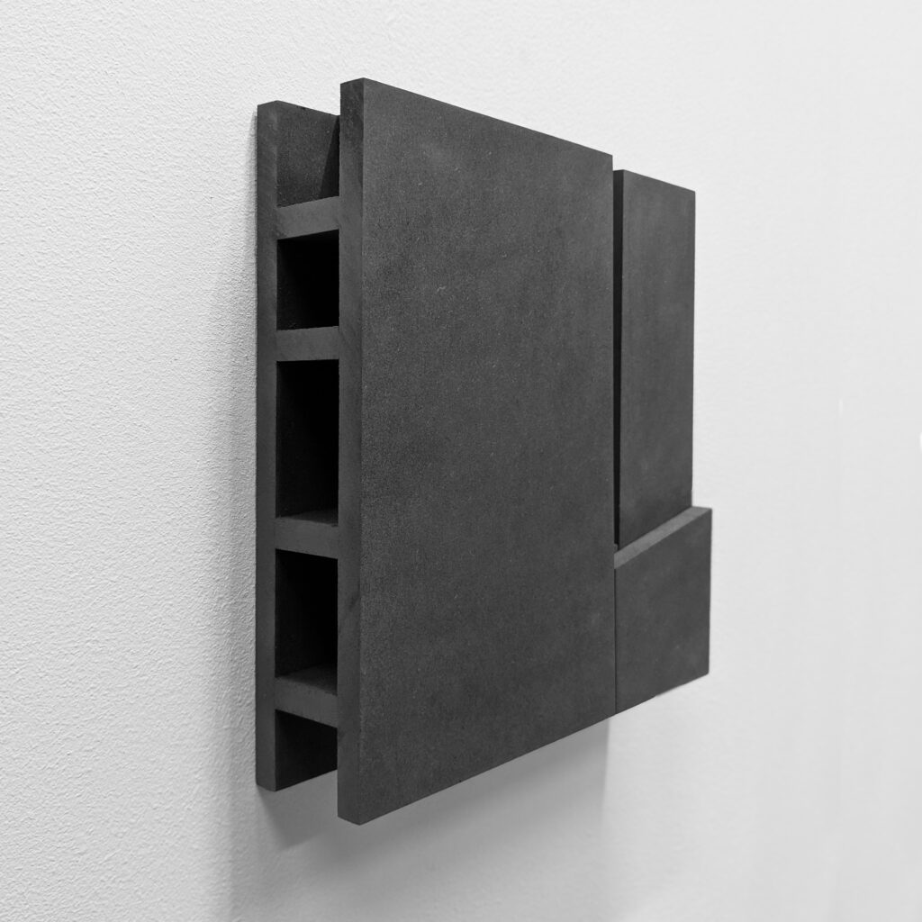 zijaanzicht Object black - B, Gijs Pape, 2025